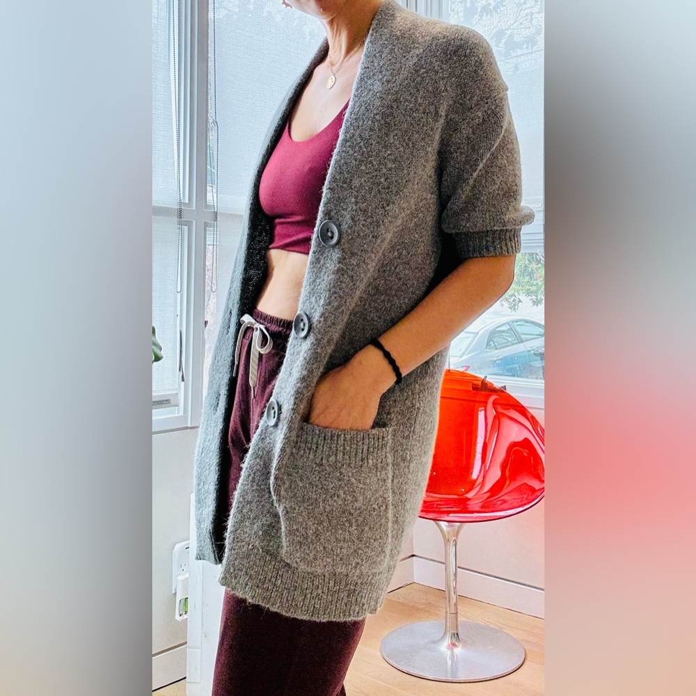 VINCE. Long, Short-Sleeve Cardigan Sweater. Alpaca & Wool. Light Grey: M